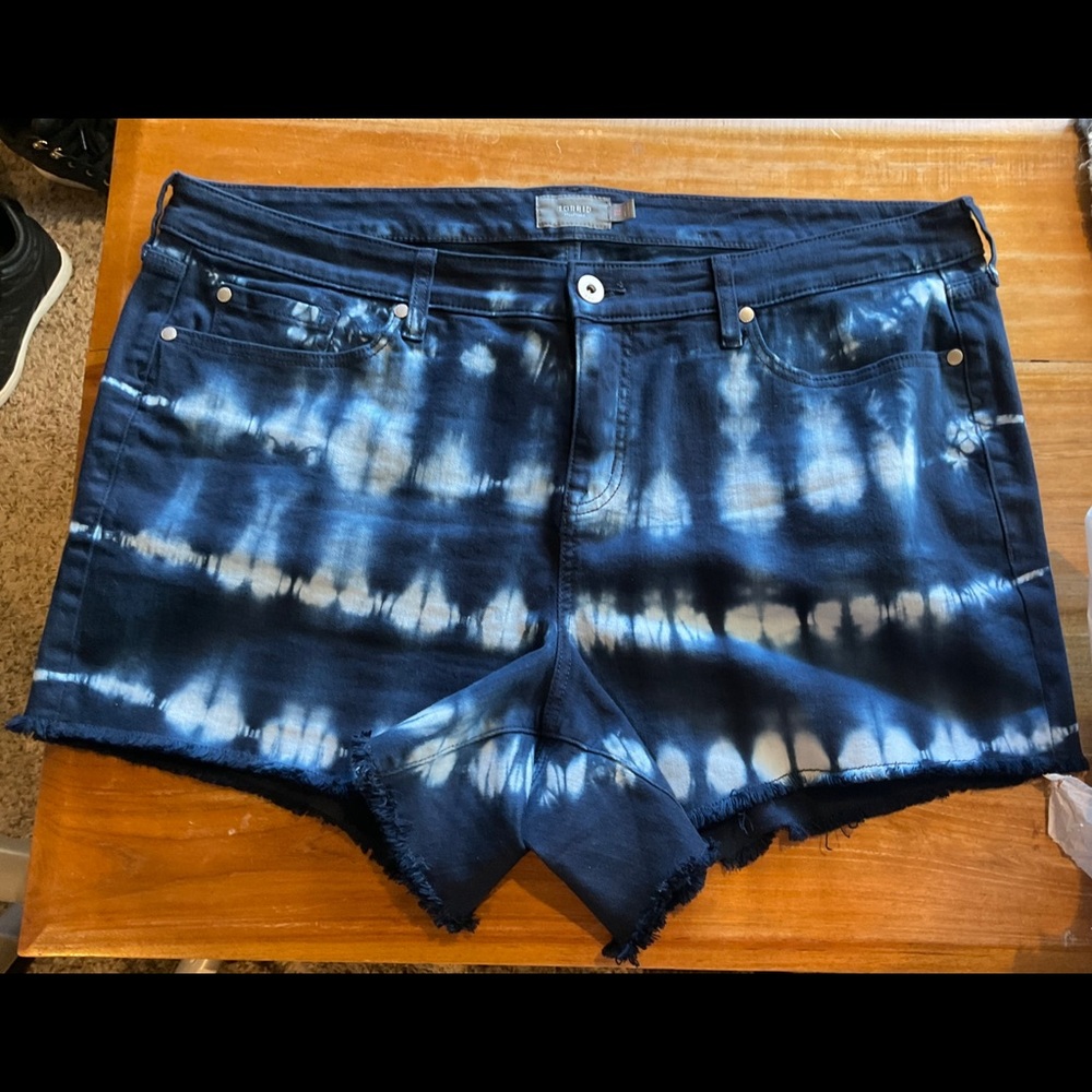Torrid plus size 22 tie dye denim shorts